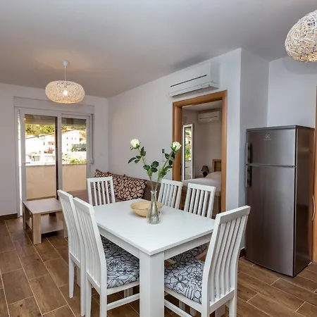 Butique Maris Apartment Komarna