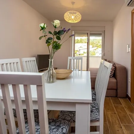 Apartment Butique Maris *