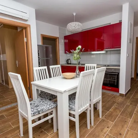 Butique Maris Daire Komarna